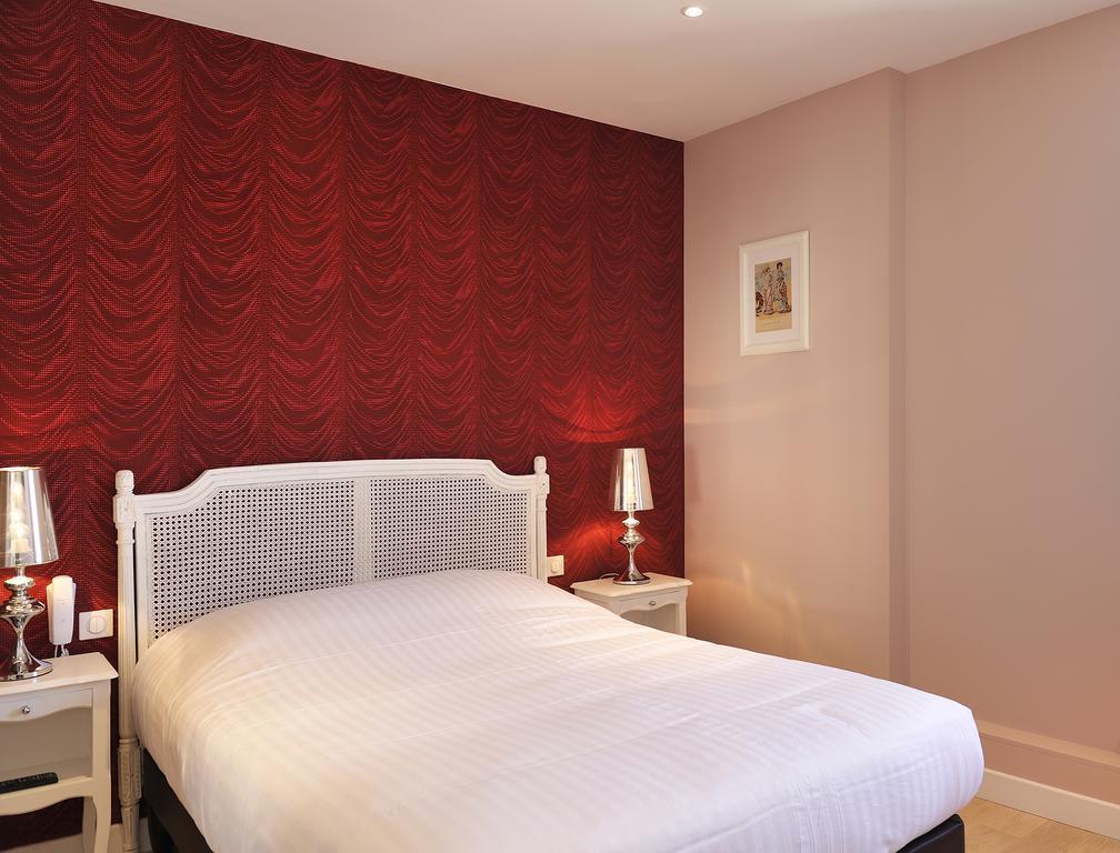 Auberge Du Grand Dauphin Dhuizon Pokoj fotografie