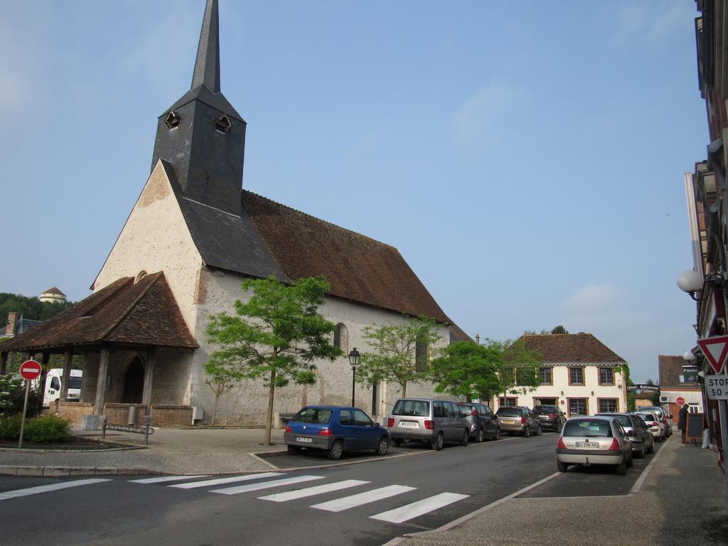 Auberge Du Grand Dauphin Dhuizon Exteriér fotografie