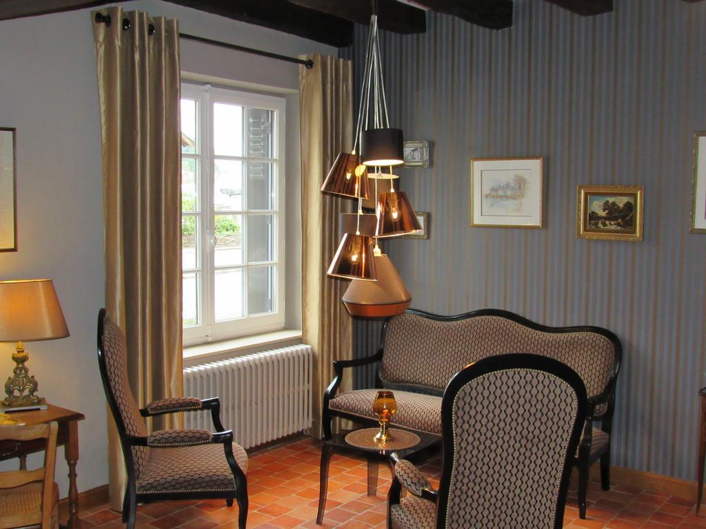 Auberge Du Grand Dauphin Dhuizon Exteriér fotografie