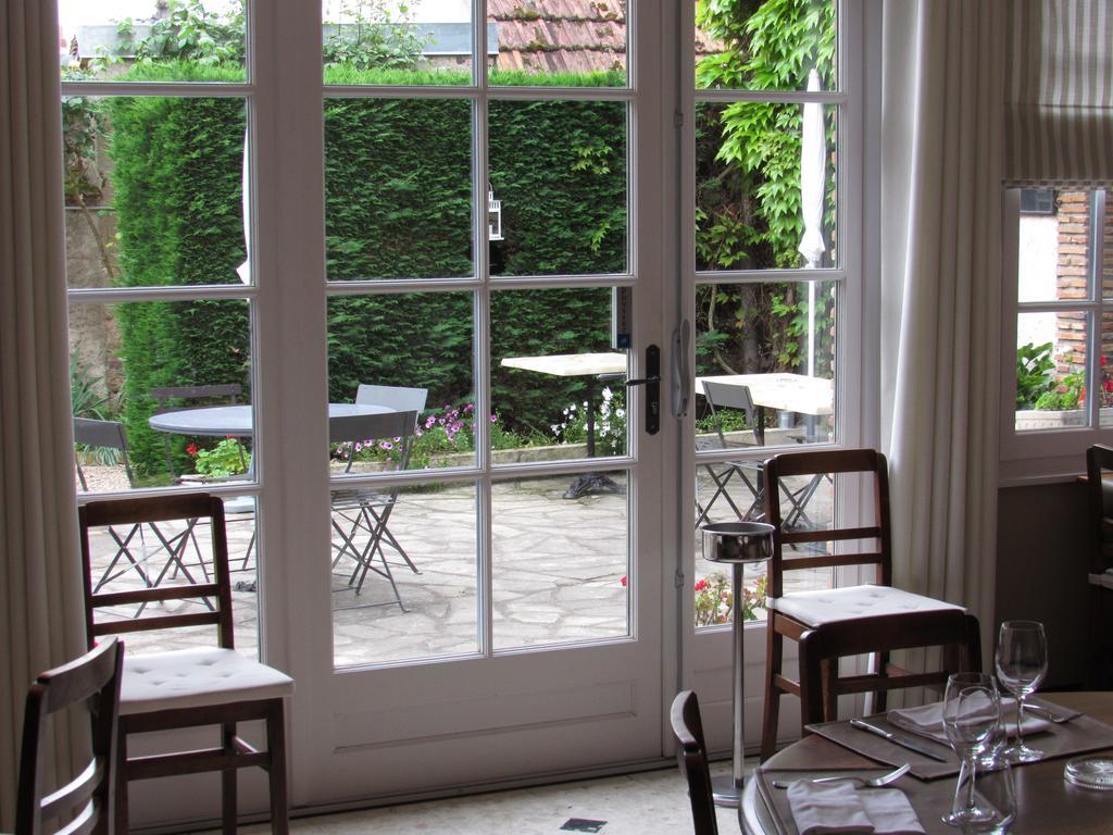 Auberge Du Grand Dauphin Dhuizon Exteriér fotografie